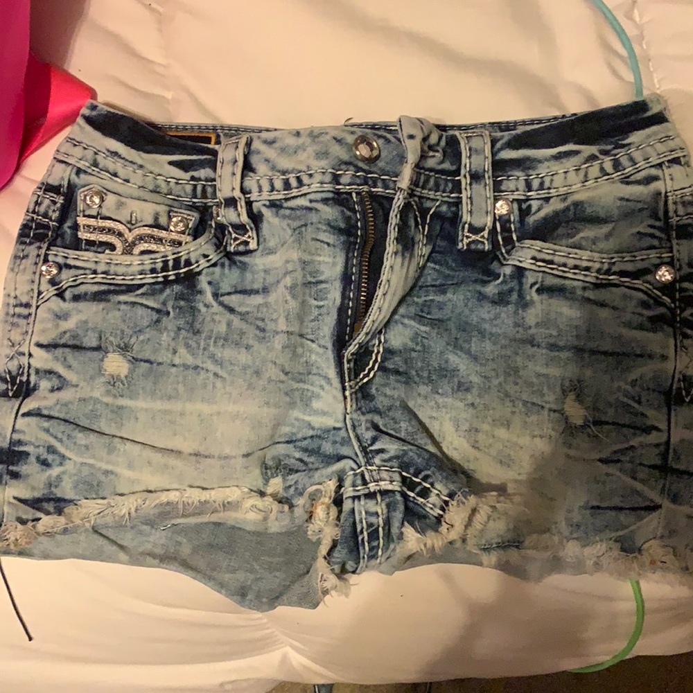 Rock rival shorts from buckle